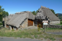 thatch roof house | chaumière en Bigorre Auvergne